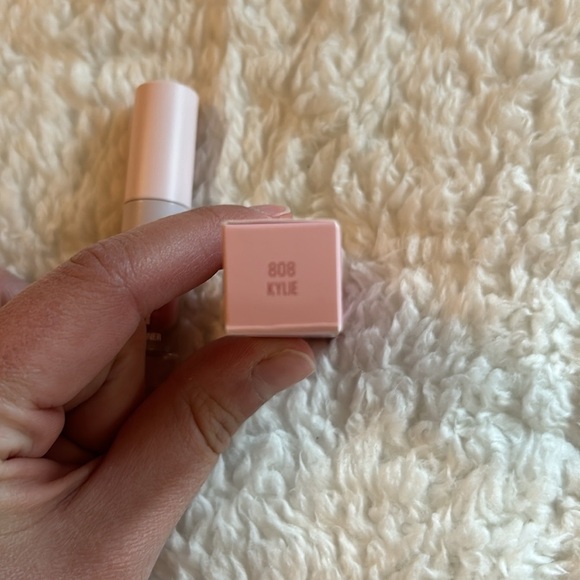 Kylie Cosmetics Matte Liquid Lipstick 808 NWT - Picture 3 of 3